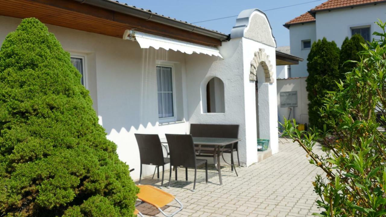 Gaestehaus Fischbach Jois Esterno foto