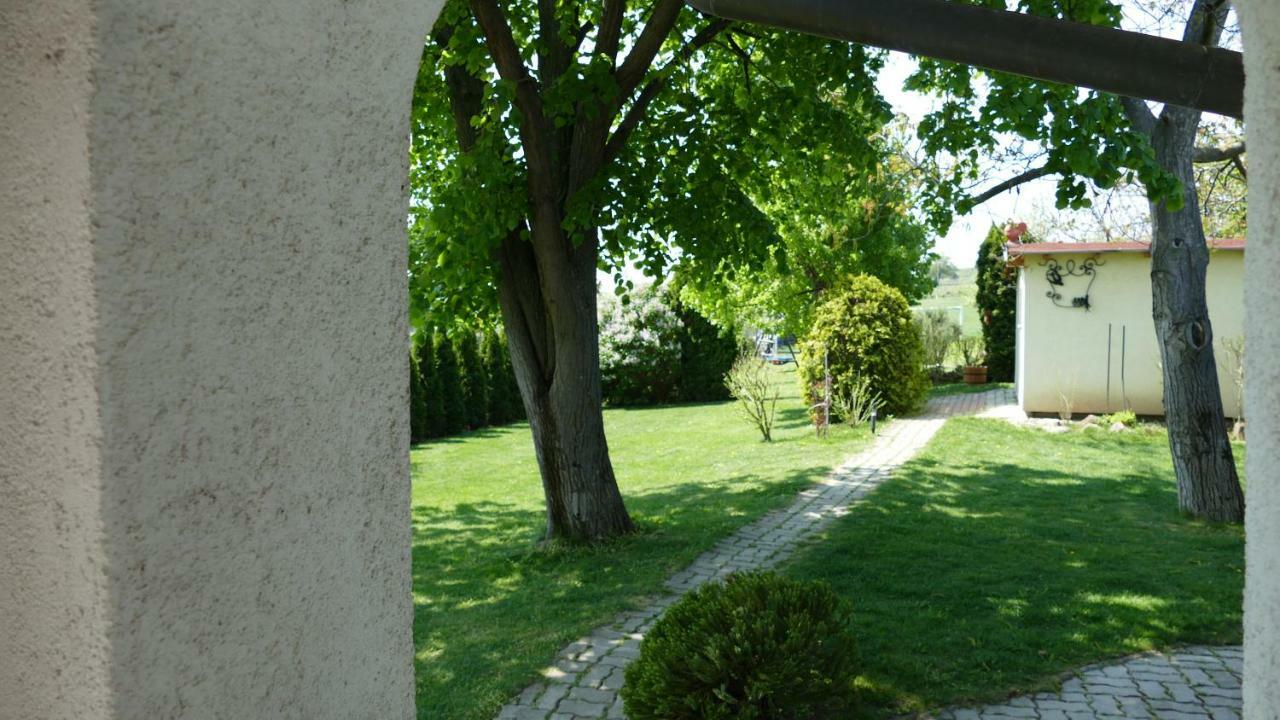 Gaestehaus Fischbach Jois Esterno foto